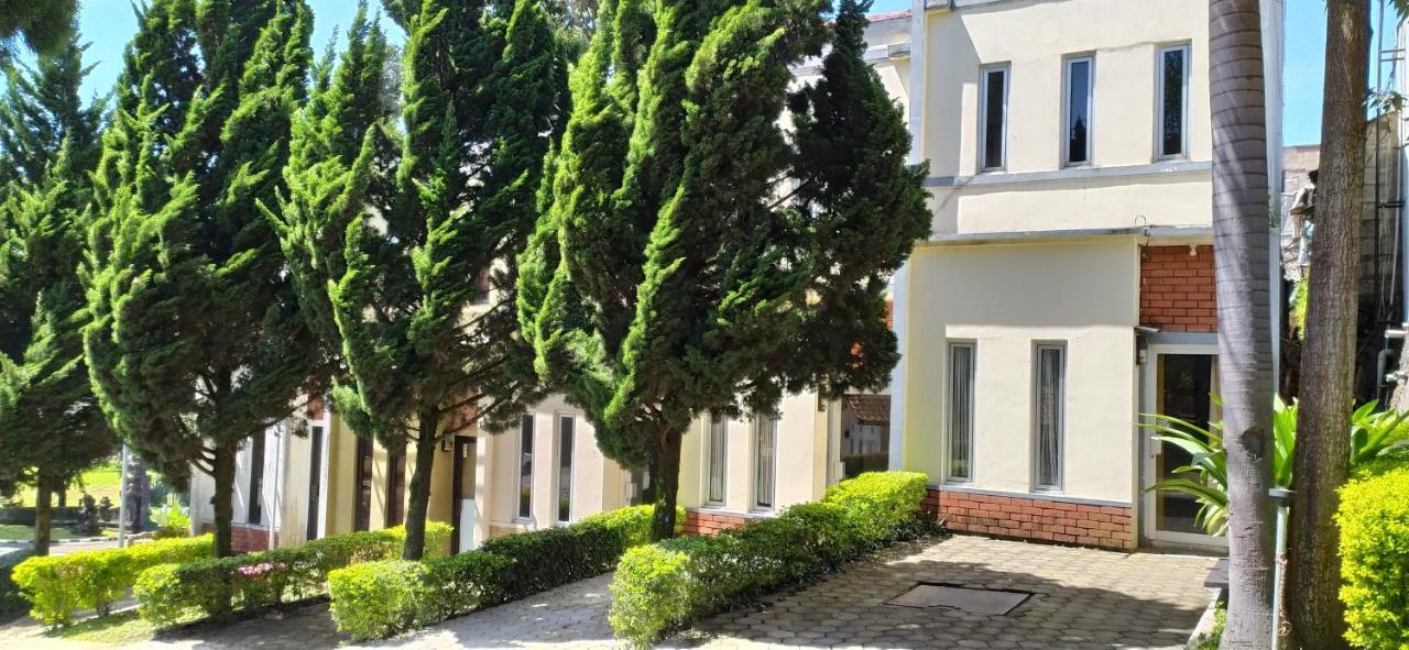 Villa Beverly Lembang Zewnętrze zdjęcie