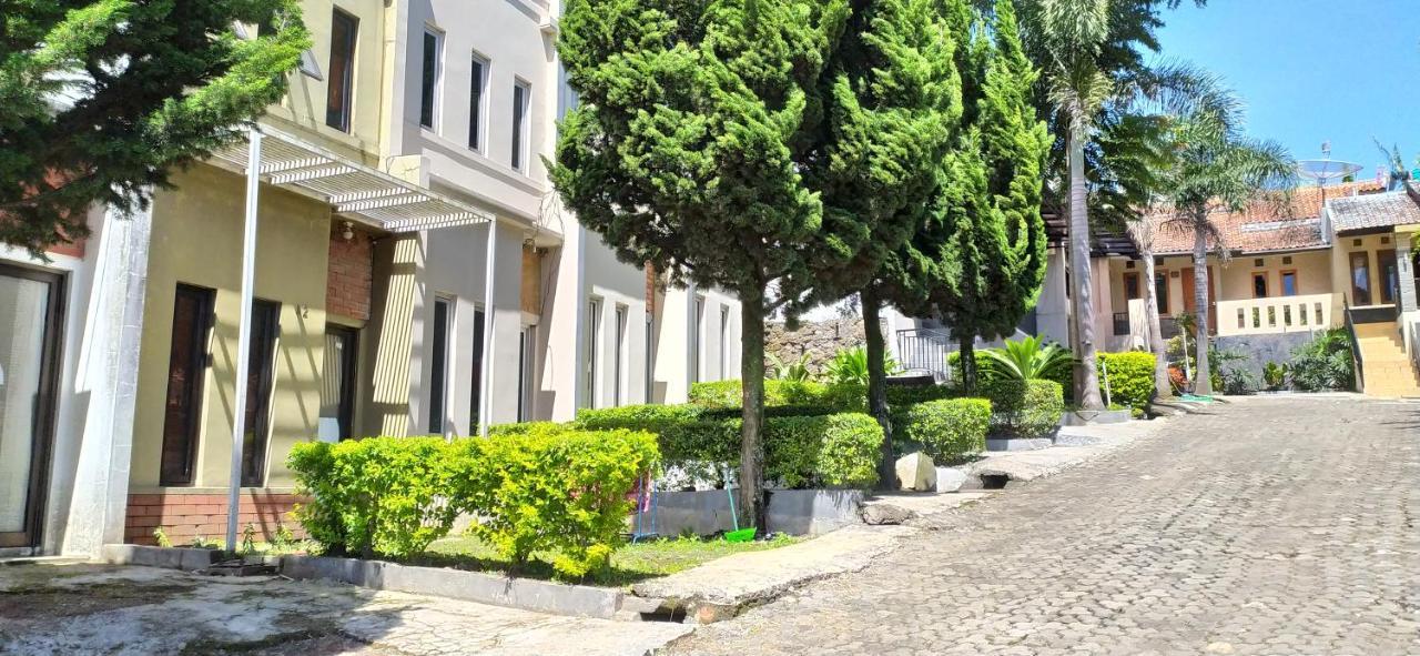 Villa Beverly Lembang Zewnętrze zdjęcie