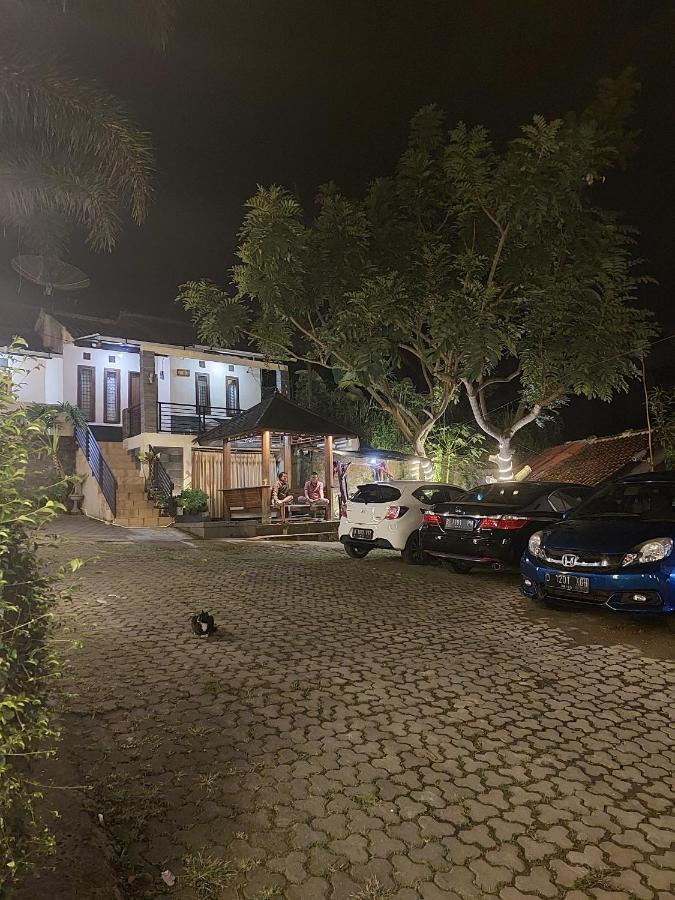 Villa Beverly Lembang Zewnętrze zdjęcie